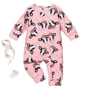 New Baby pink Cow Print sleeper 0-3 months